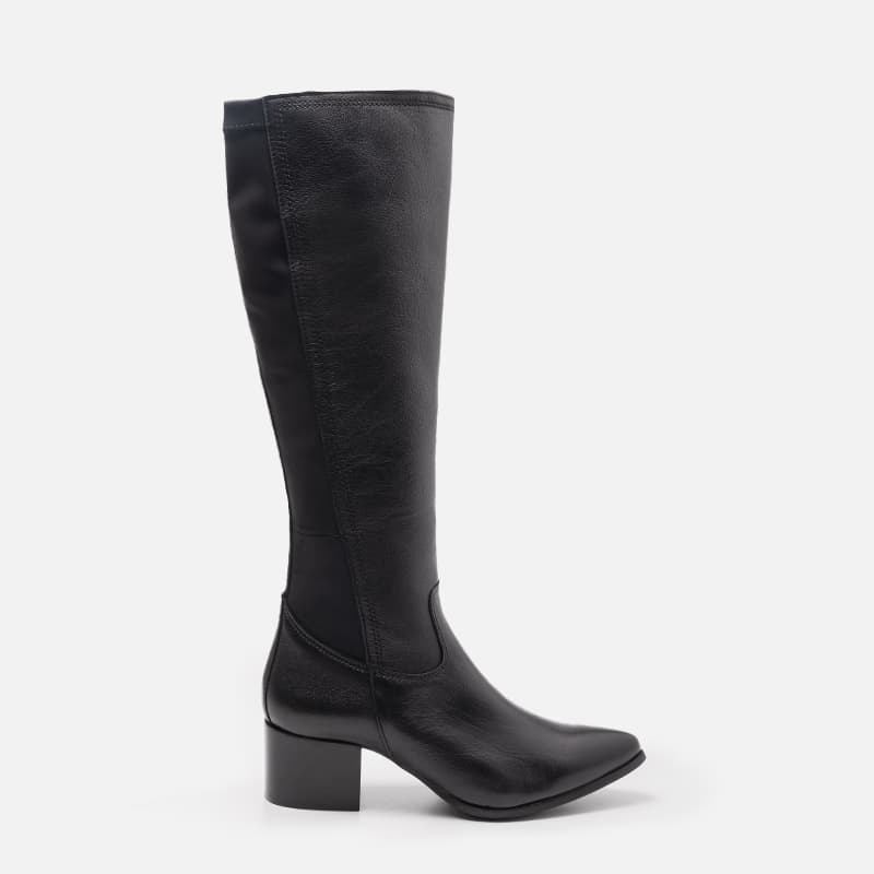 BOTA EM COURO PRETO