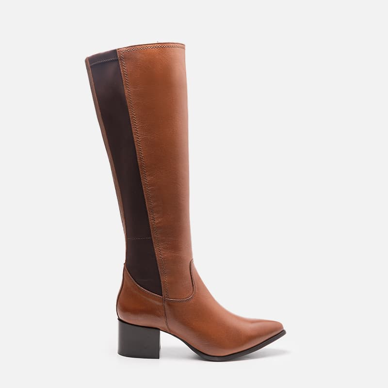 BOTA EM COURO CARAMELO