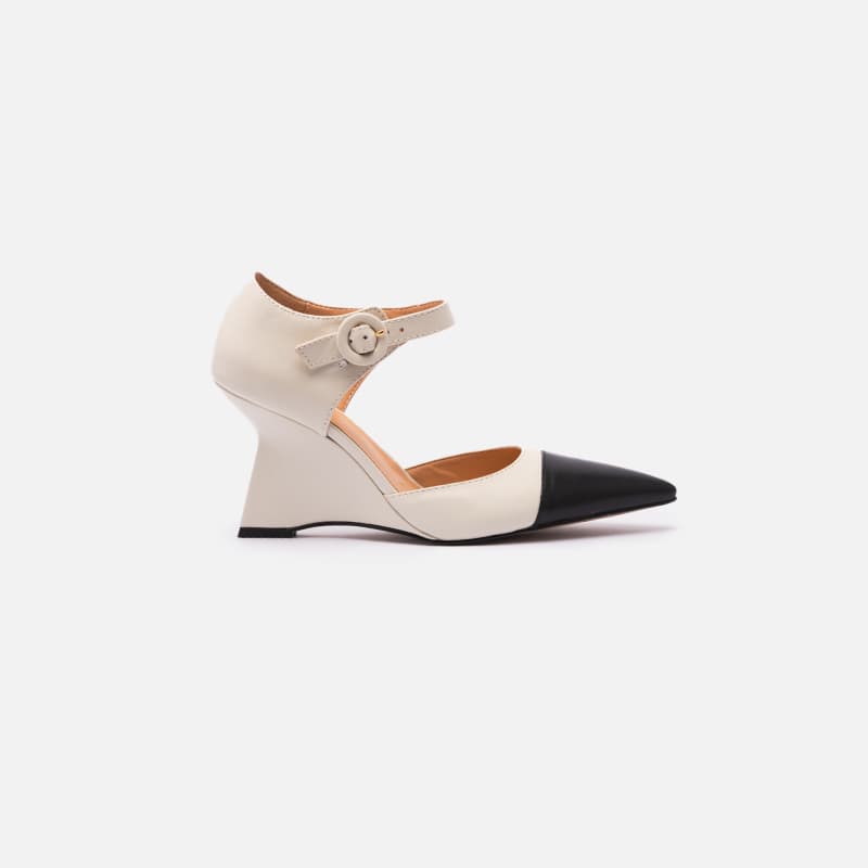 SCARPIN ANABELA PRETO E BRANCO