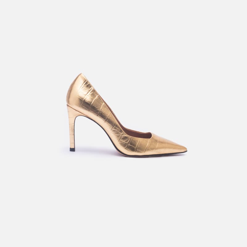 SCARPIN EM COURO OURO