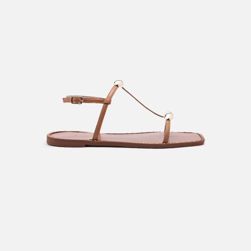 SANDALIA MINI SPIKES CARAMELO