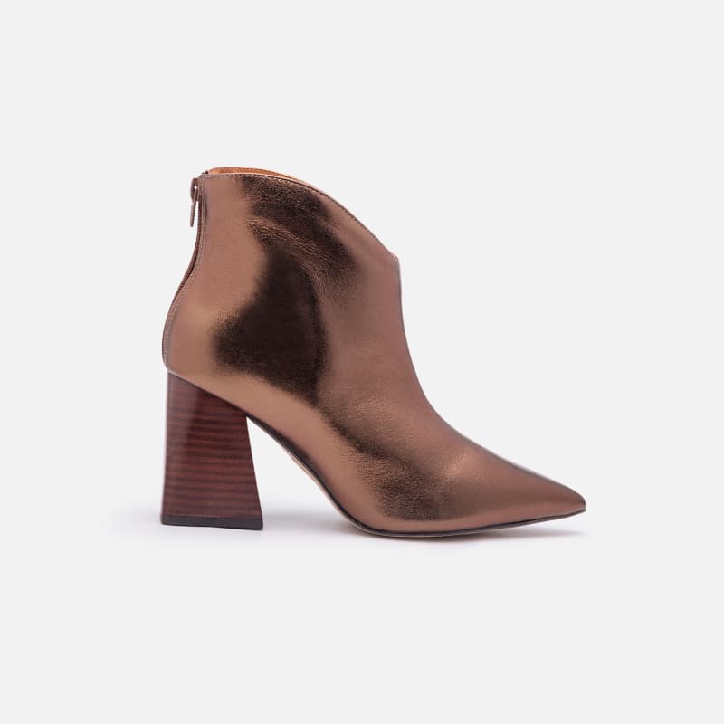 BOTA EM COURO BRONZE