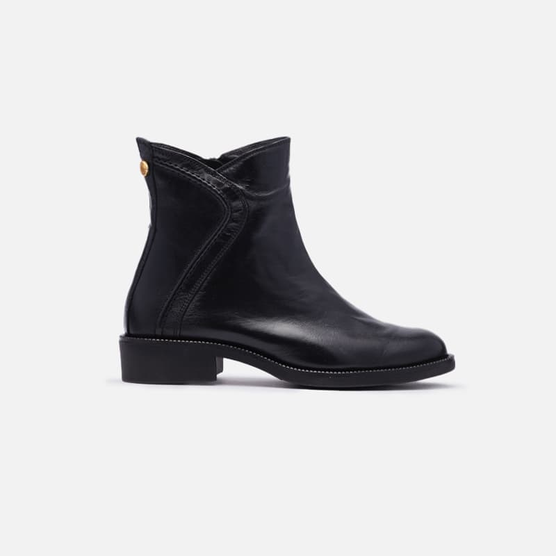 BOTA EM COURO PRETO