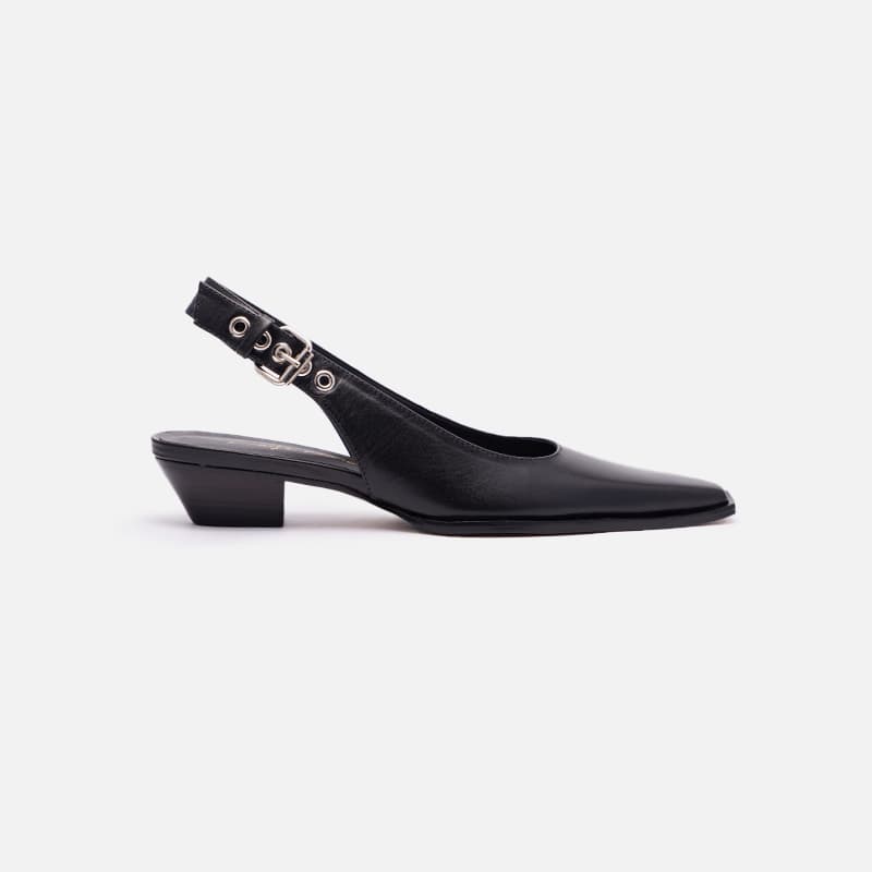 SLINGBACK EM COURO PRETO