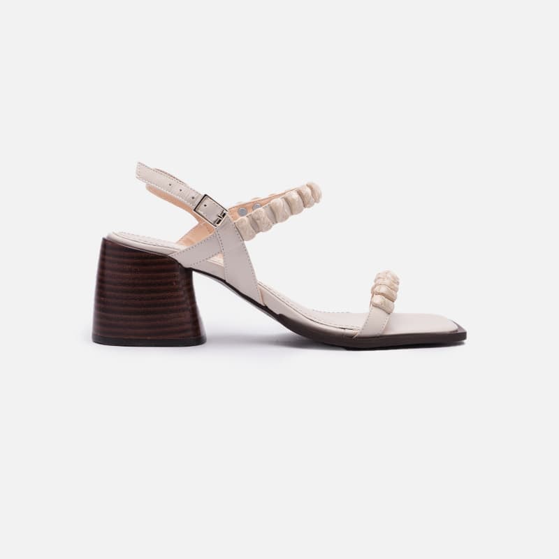 SANDALIA EM COURO OFF WHITE